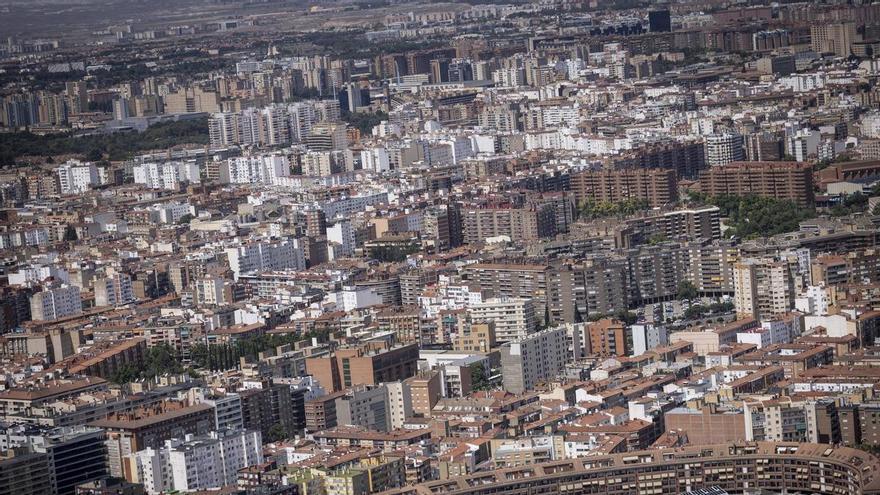 Descubriendo las calles más cortas de Zaragoza: un paseo por la calle de la Sombra y la calle del Gallo
