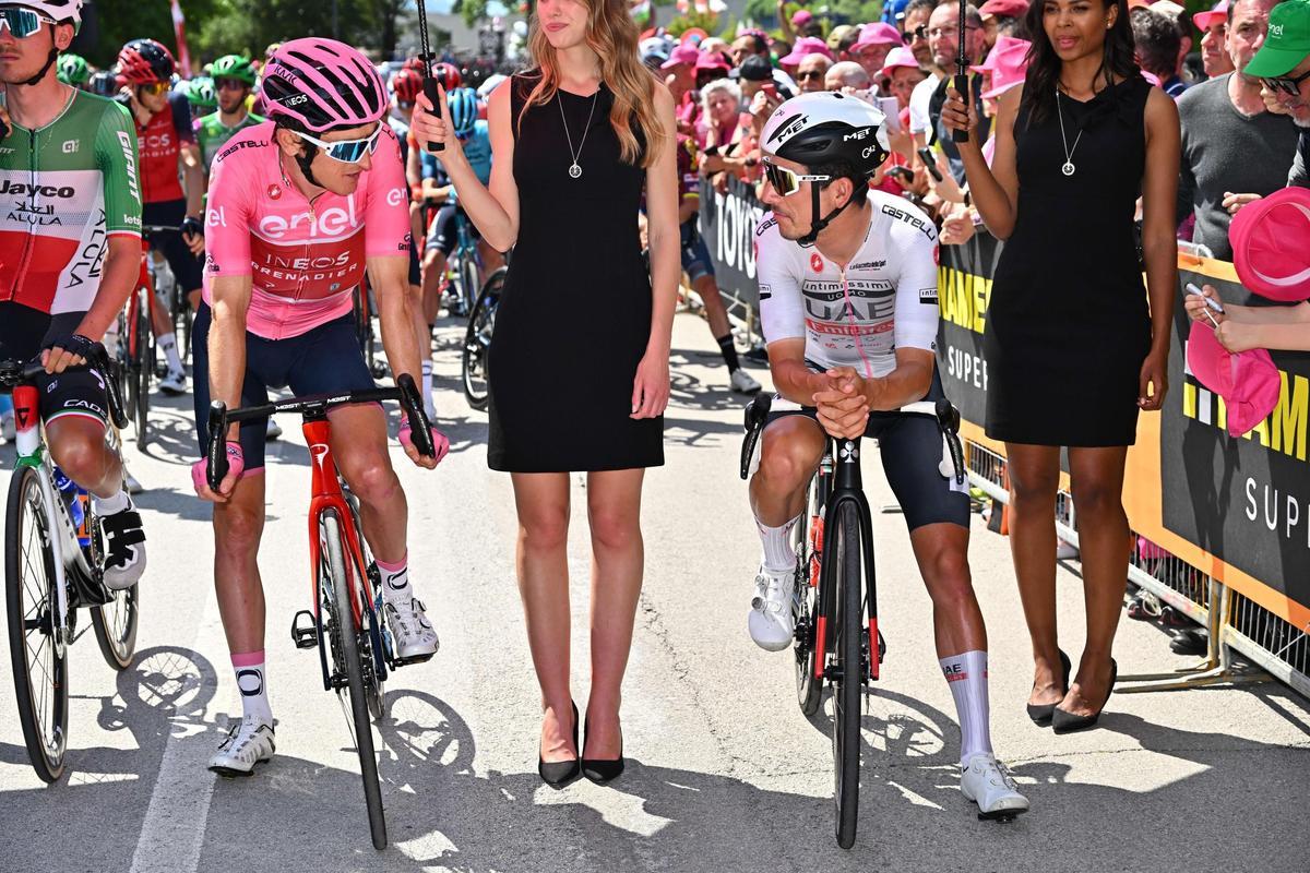Longarone (Italy), 26/05/2023.- British cyclist Geraint Thomas (L) of Ineos Grenadiers wearing the overall leader’s pink jersey and Portuguese rider Joao Almeida of UAE Team Emirate wearing the best young rider’s white jersey at the start of the 19th stage of the Giro d’Italia 2023 cycling tour, over 183km from Longarone to Tre Cime di Lavaredo, Italy, 26 May 2023. (Ciclismo, Italia) EFE/EPA/LUCA ZENNARO