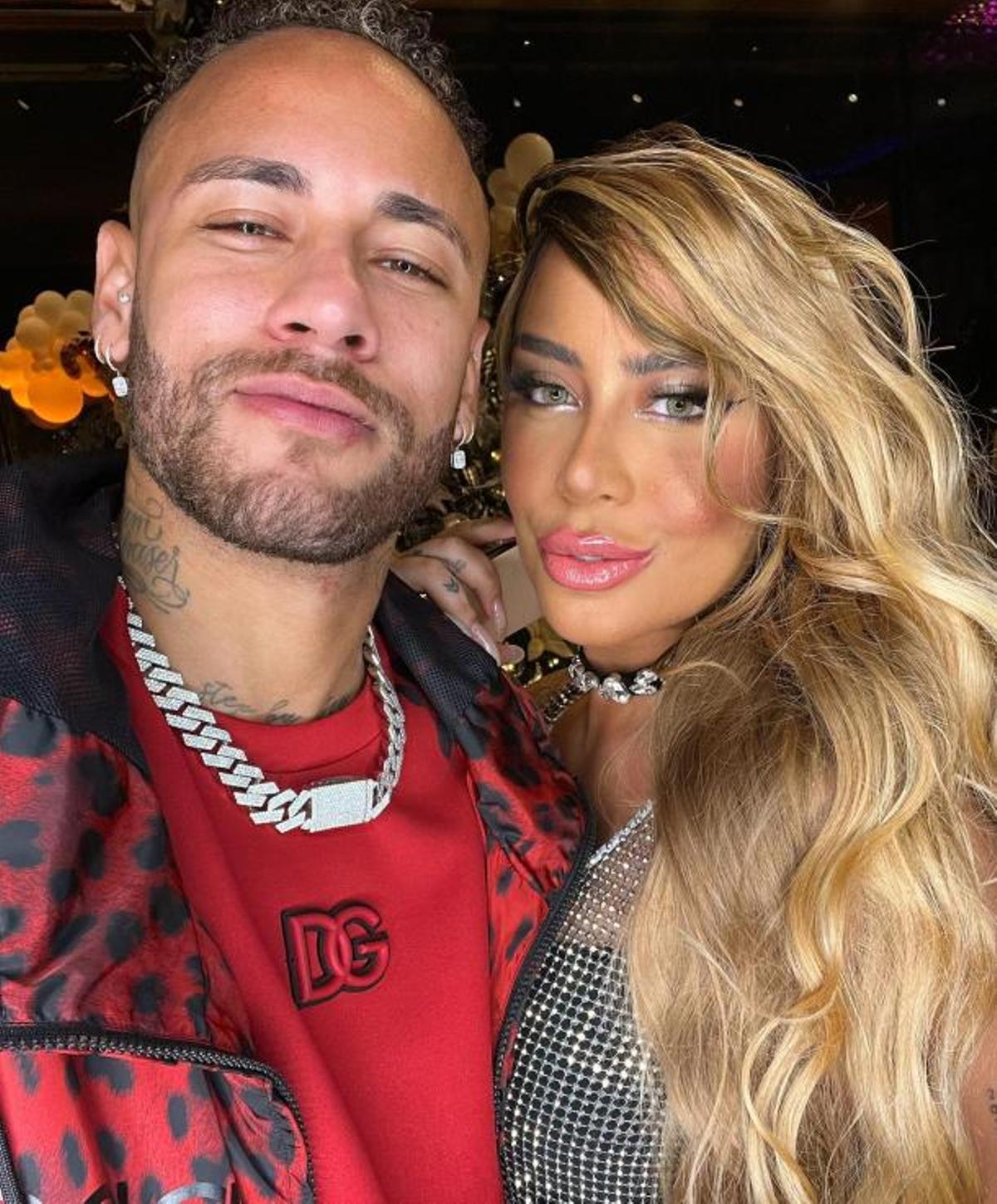 La hermana de Neymar arrasa en los carnavales de Brasil con este espectacular disfraz