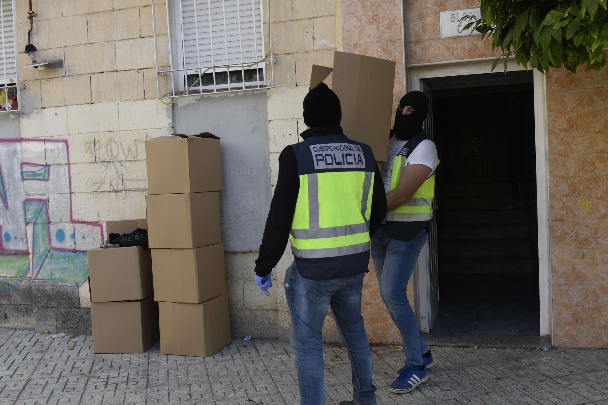 La redada contra el narcotráfico en el Polígono de La Paz, en imágenes