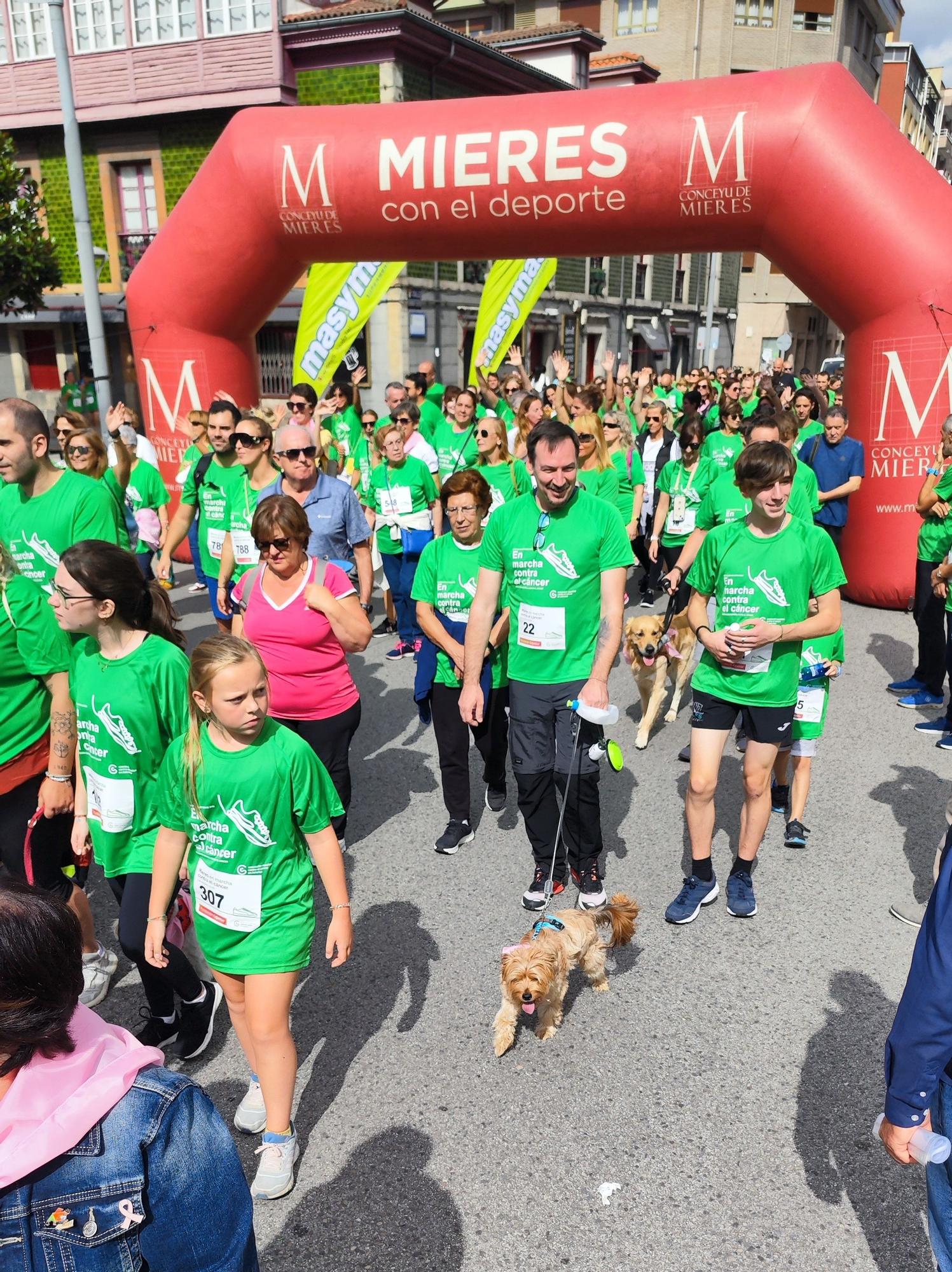 EN IMÁGENES: Asturias se echa a la calle para correr contra el cáncer