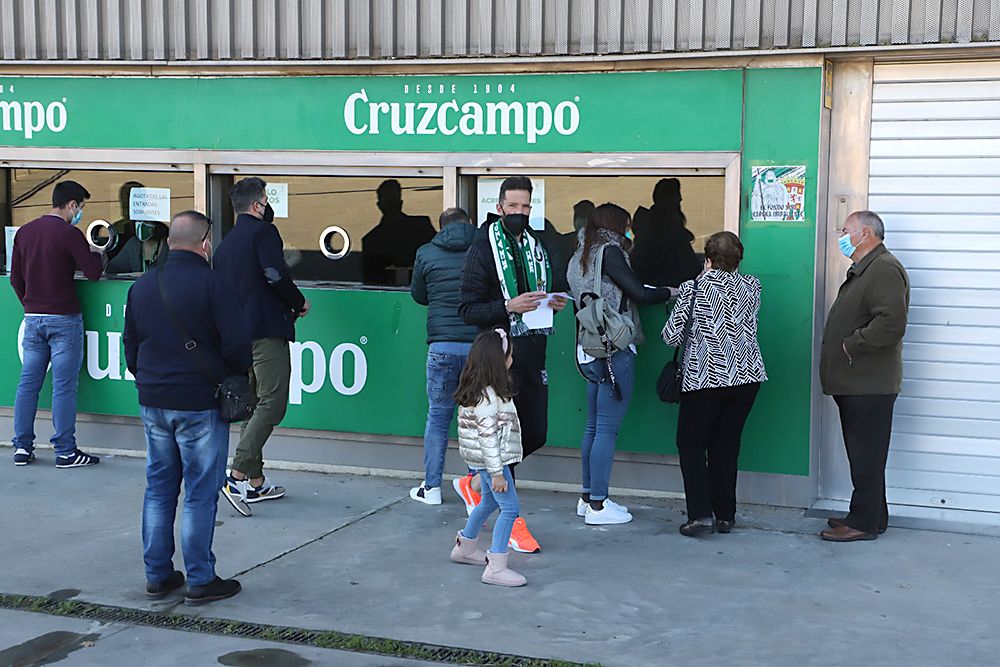 Aficionados asistentes al encuentro Córdoba CF-Betis B