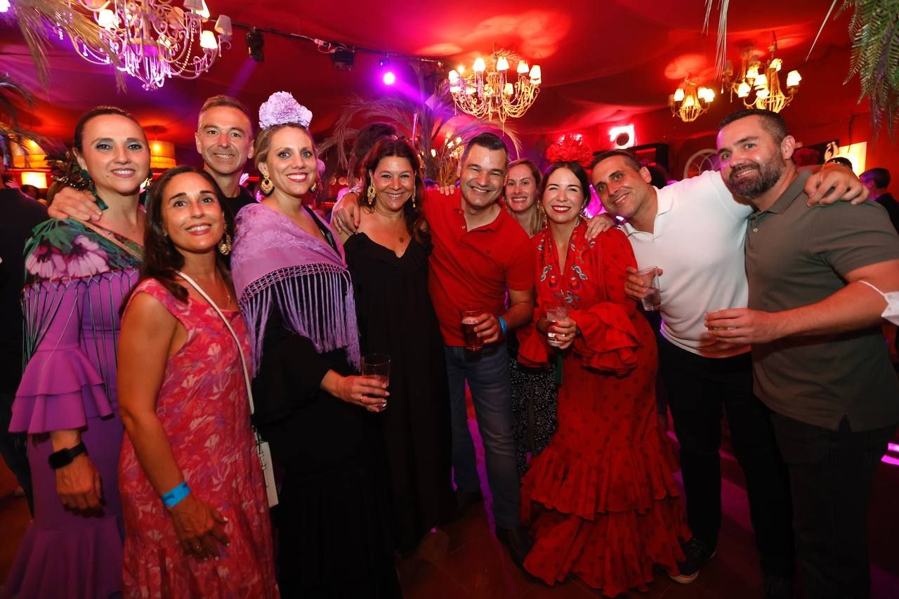 El tardeo se impone en las casetas de la Feria de Córdoba para disfrute de propios y extraños