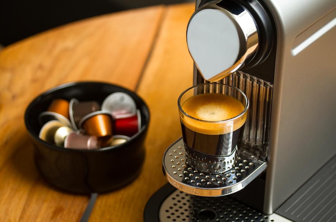 Cafetera Nespresso buena, bonita y barata
