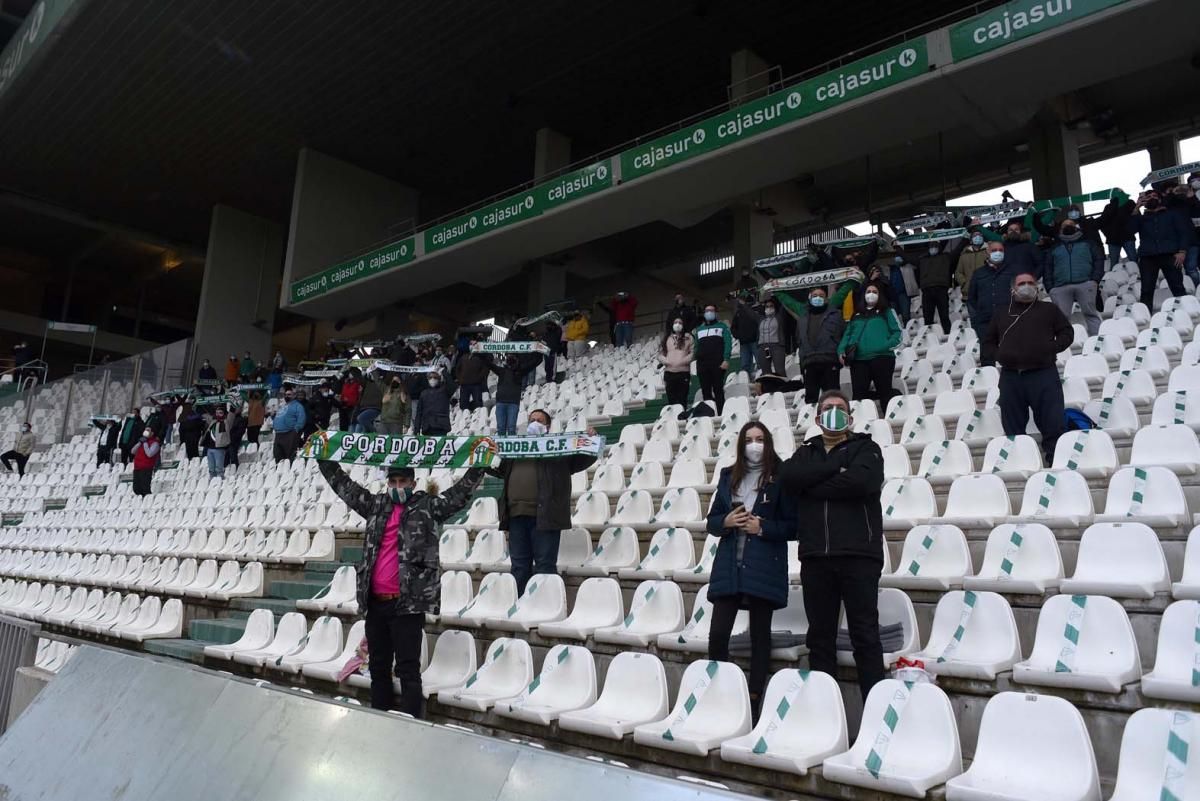 Los aficionados en el partido de Copa del Rey