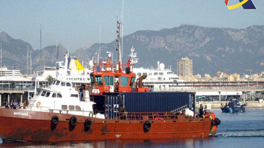 El barco en el que se intervino el cargamento de tabaco.