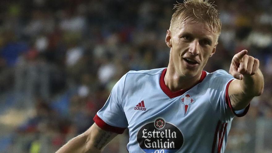 Daniel Wass, tras marcar ante el Eibar (archivo). // J. Etxezarreta|