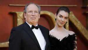 undefined49069911 german film score composer hans zimmer  l  poses on the red 190715163339