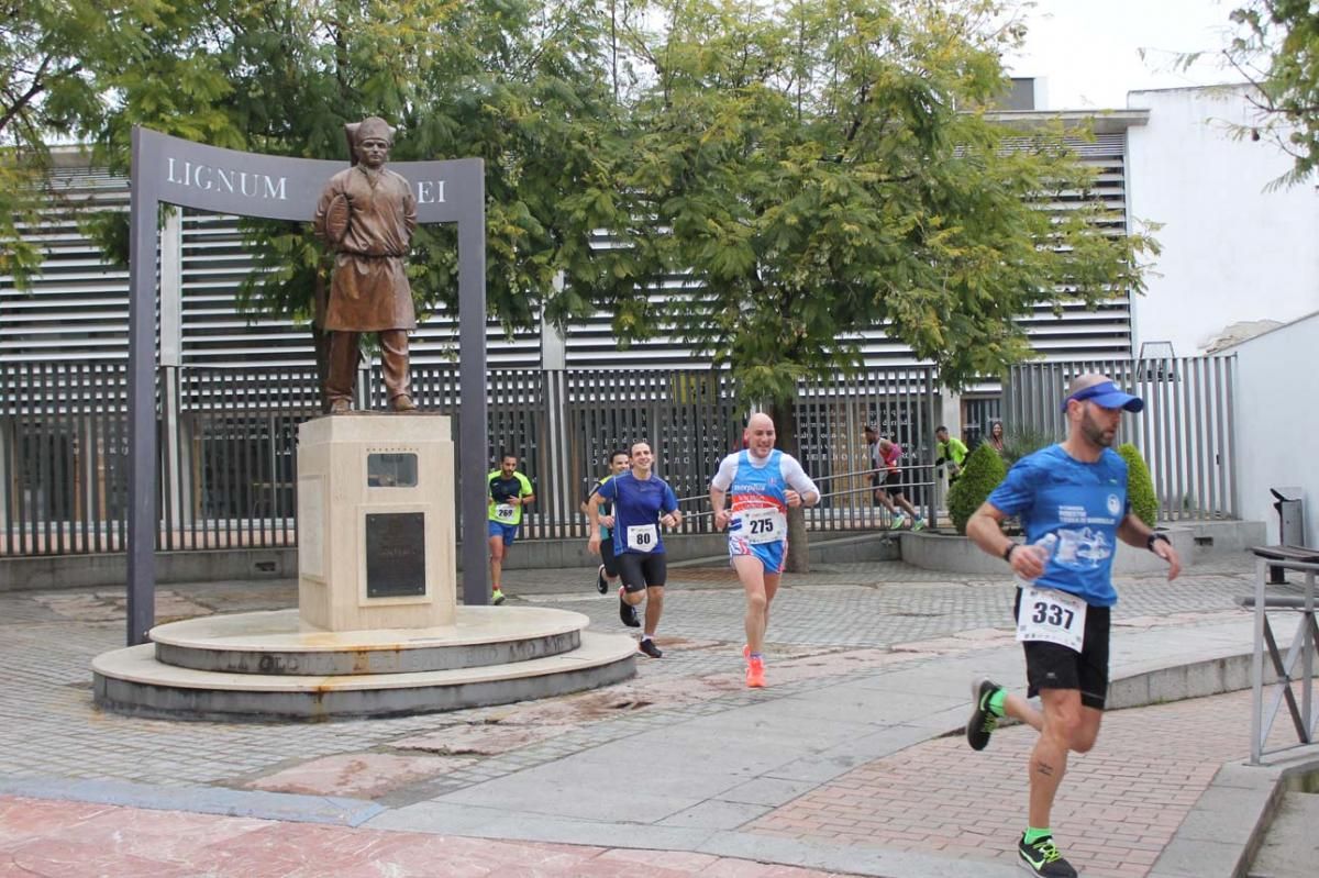 Javier Arcas y Fátima Ouhaddou vencen en la Media Maratón de Lucena