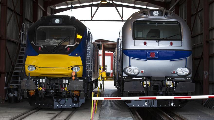 Dos locomotoras fabricadas en la planta valenciana de Vossloh.