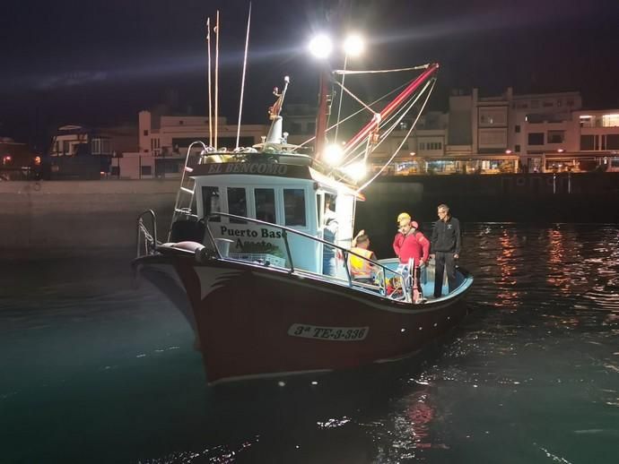 Búsqueda de un hombre en la playa de Guayedra