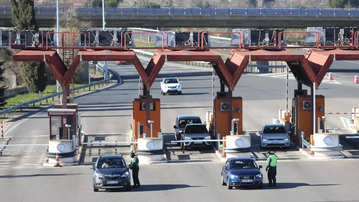 La autopista de peaje AP-68 lleva más de 45 años cobrando a los aragoneses por utilizarla.