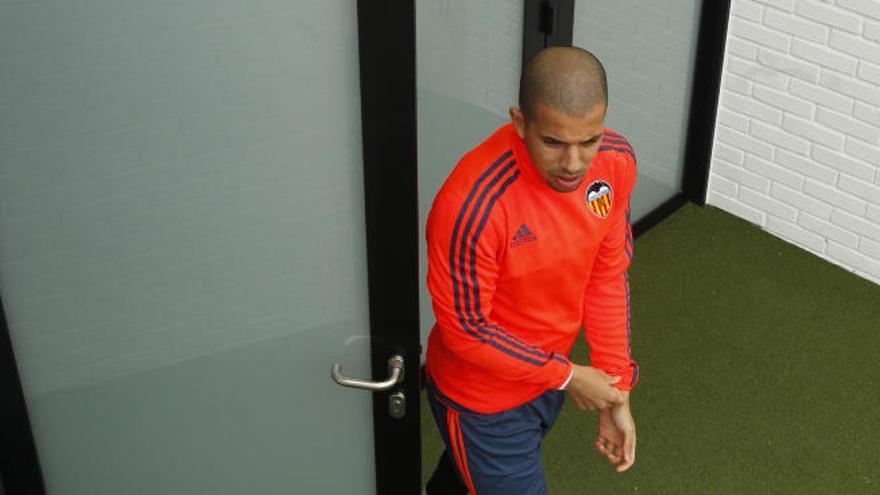 La renovación de Feghouli podría reanudarse