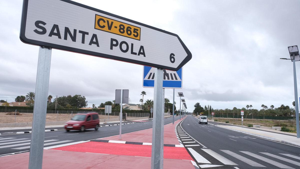 La carretera entre Elche y Santa Pola, una de las obras implicada en el convenio entre Gobierno y Generalitat