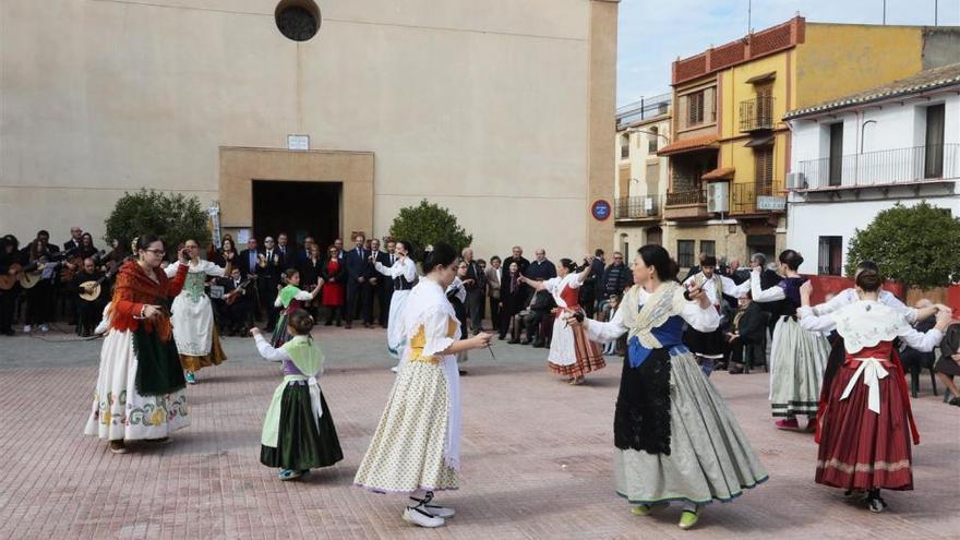 Moró presume de juventud en sus Fiestas de la Segregación