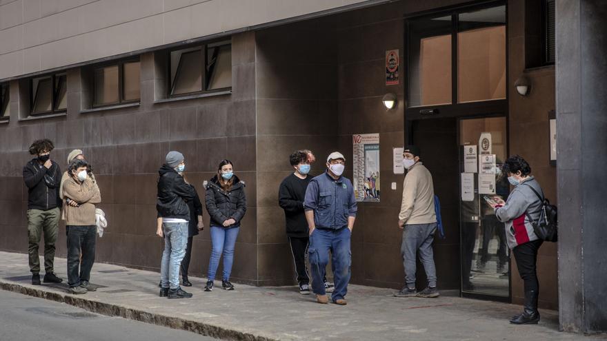 Primaria solo controla los contagios de los pacientes frágiles y a los no vacunados