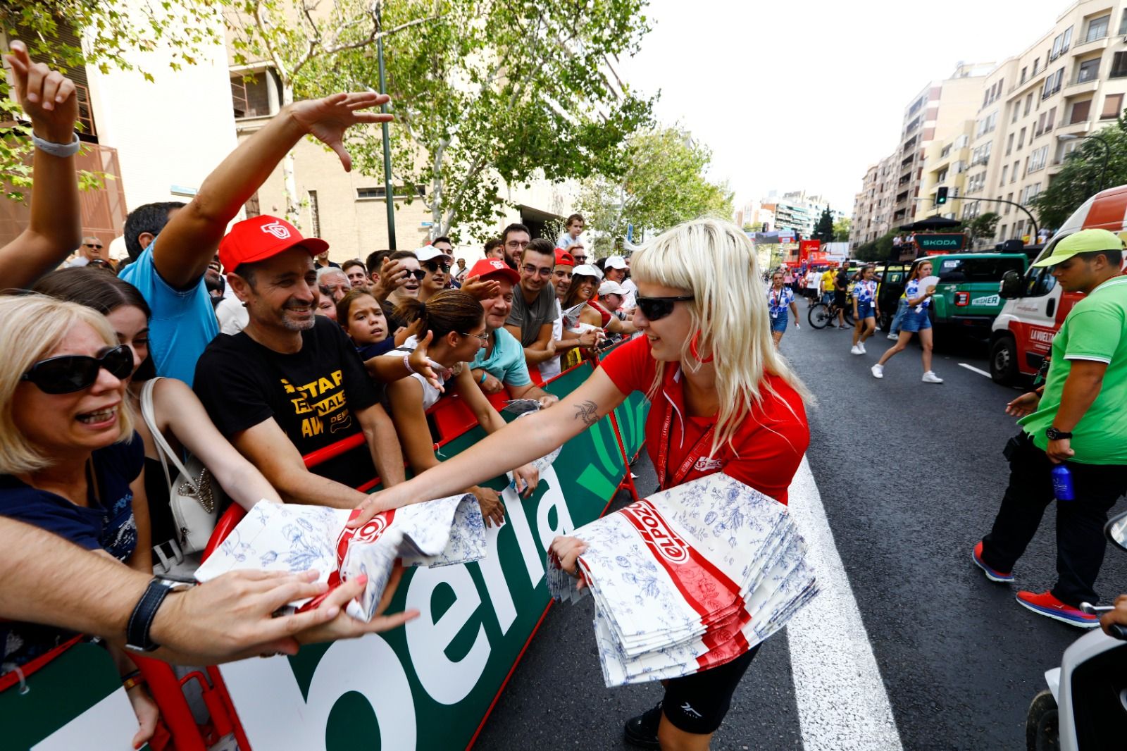 Las mejores imágenes del final de etapa de La Vuelta en Zaragoza