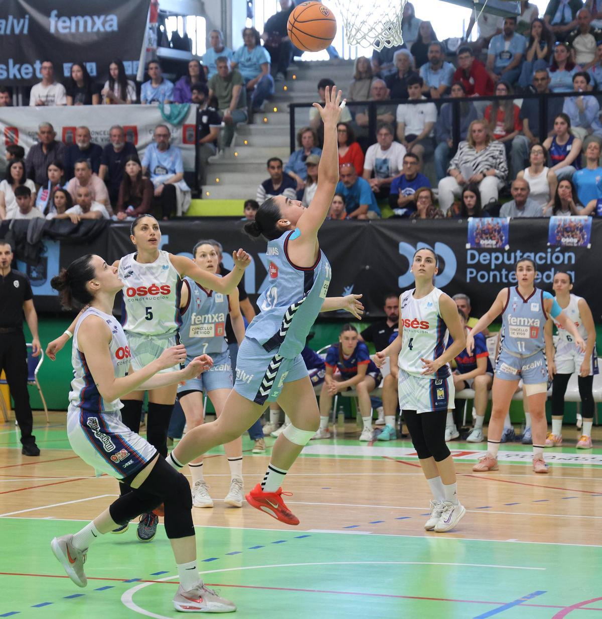 El Celta Zorka celebra su ascenso a la élite del baloncesto