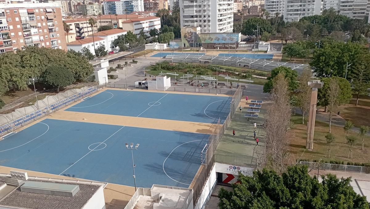 Las pistas deportivas del Parque del Oeste, desde Santa Paula.