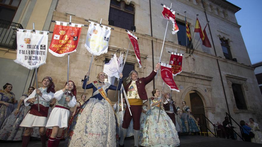 Las mejores imágenes de la entrega de premios de las fallas de Alzira