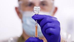 Detectats 40 vídeos antivacunes a les principals xarxes socials