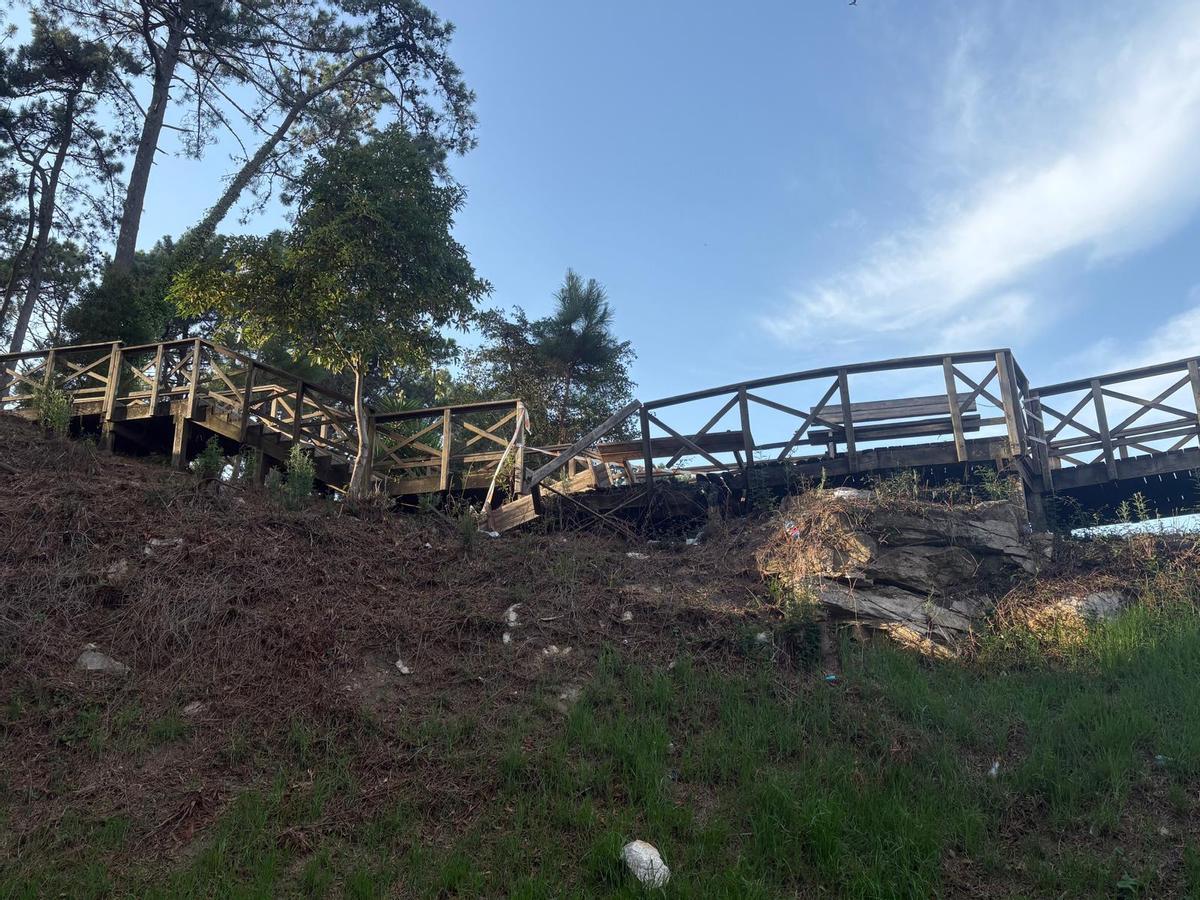 Uno de los senderos de A Toxa.