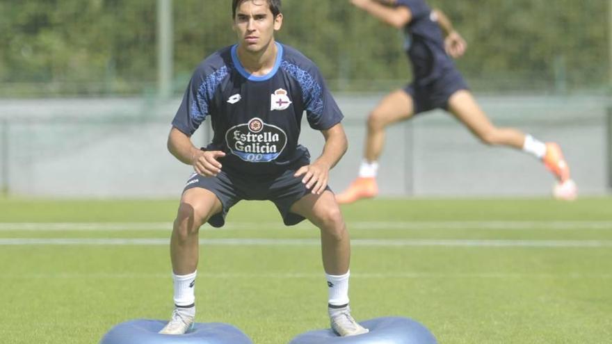 Álvaro Quejeiro durante una sesión de trabajo con el Deportivo Fabril.