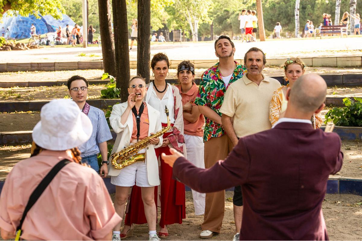 Ensayos de 'Molt soroll per no-res', obra representada en 2024 por Parking Shakespeare.