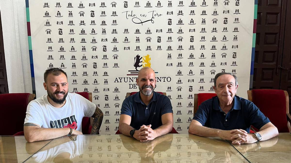 Presentación Noche Flamenca San Agustín, Toro. Isaac Garduño, Javier López y Alberto Camarón (de izquierda a derecha).