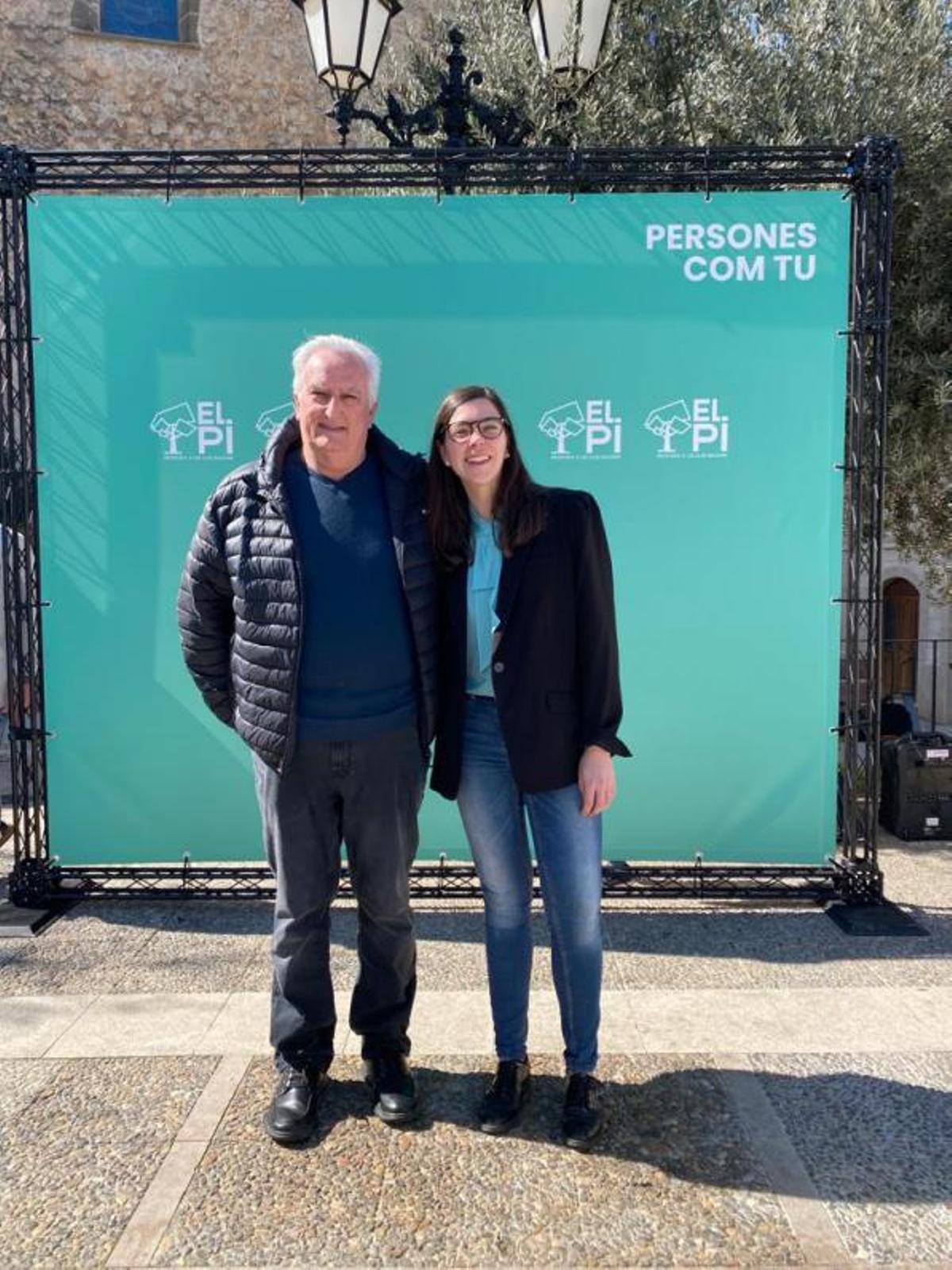 Mateu Ferrà, quien ha sido durante 20 años alcalde de Banyalbufar, y Leonor Bosch.