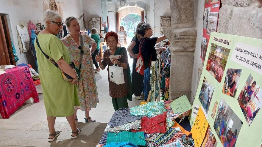 Mercadillo solidario en Cangas