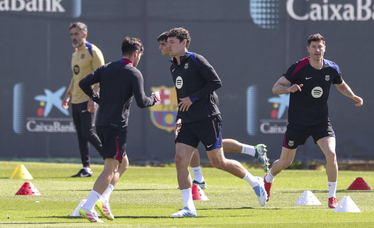 Andreas Christensen, en primer término, en el entrenamiento de este martes.