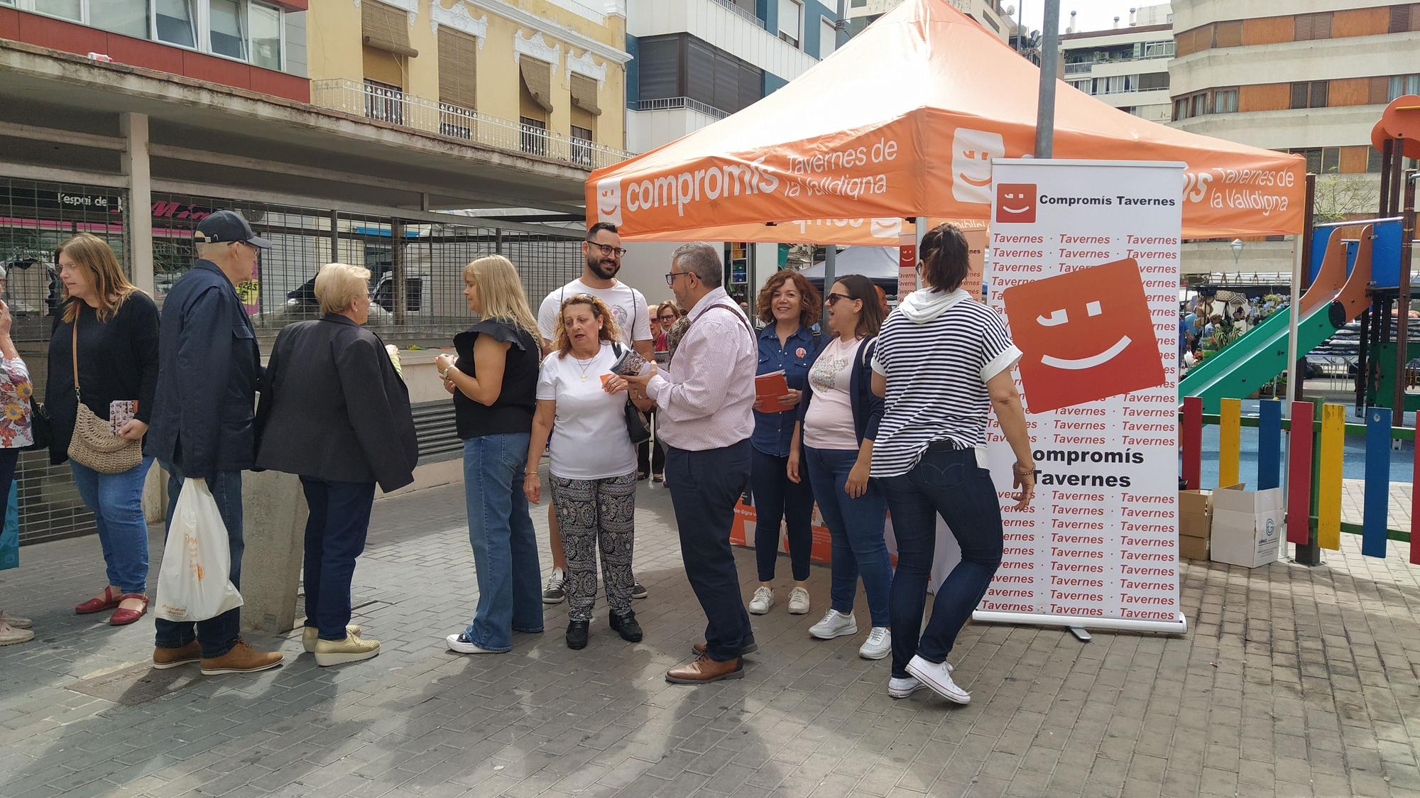 La campaña de los partidos de Tavernes en el mercadillo