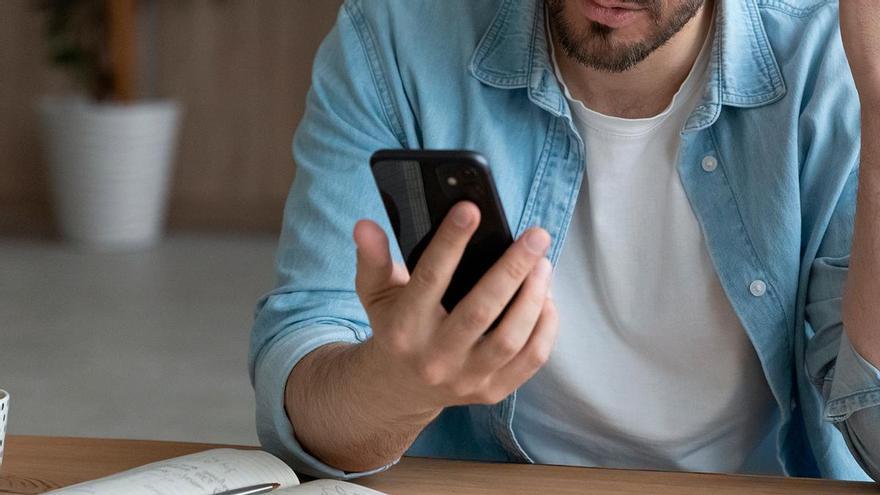 Cuidado con la “estafa de la doble llamada”: así intentan cambiarte de compañía sin que lo sepas