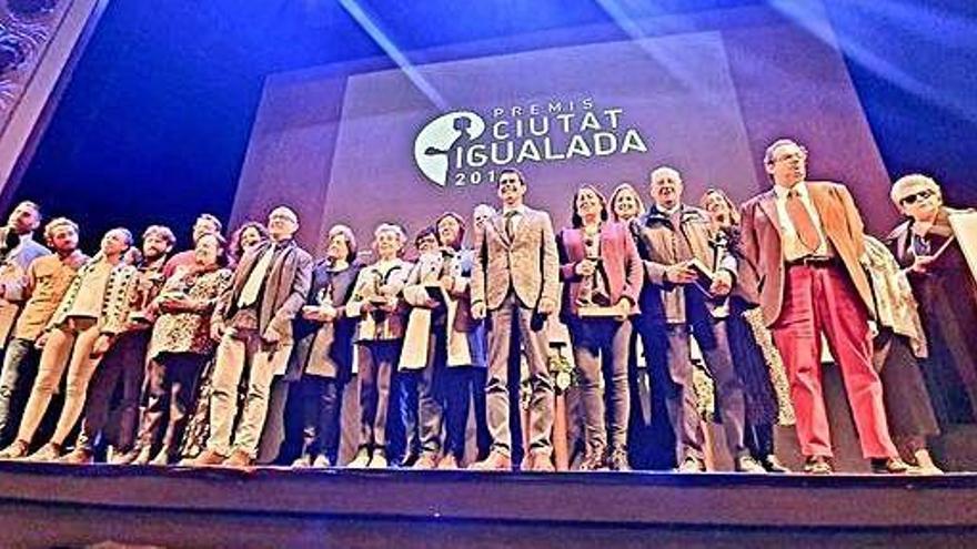 La foto de grup dels premis Ciutat d&#039;Igualada