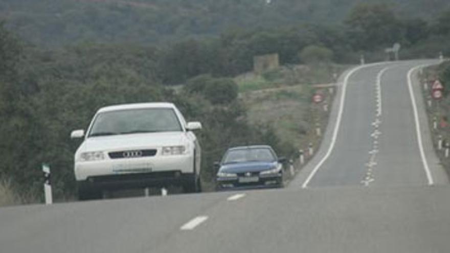 La Junta inicia el proceso para hacer la autovía que unirá Cáceres y Badajoz