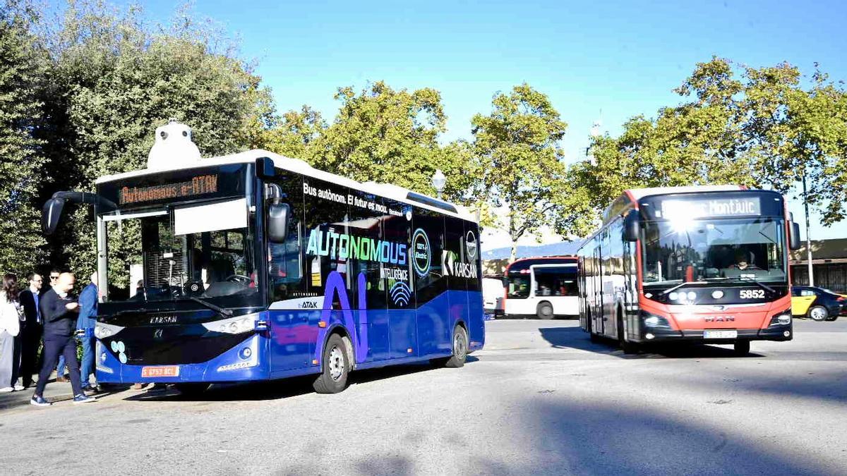 Este es el bus autónomo de TMB que circula en pruebas por Montjuïc