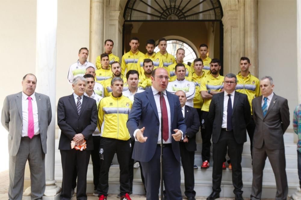 El presidente recibe al Plásticos Romero