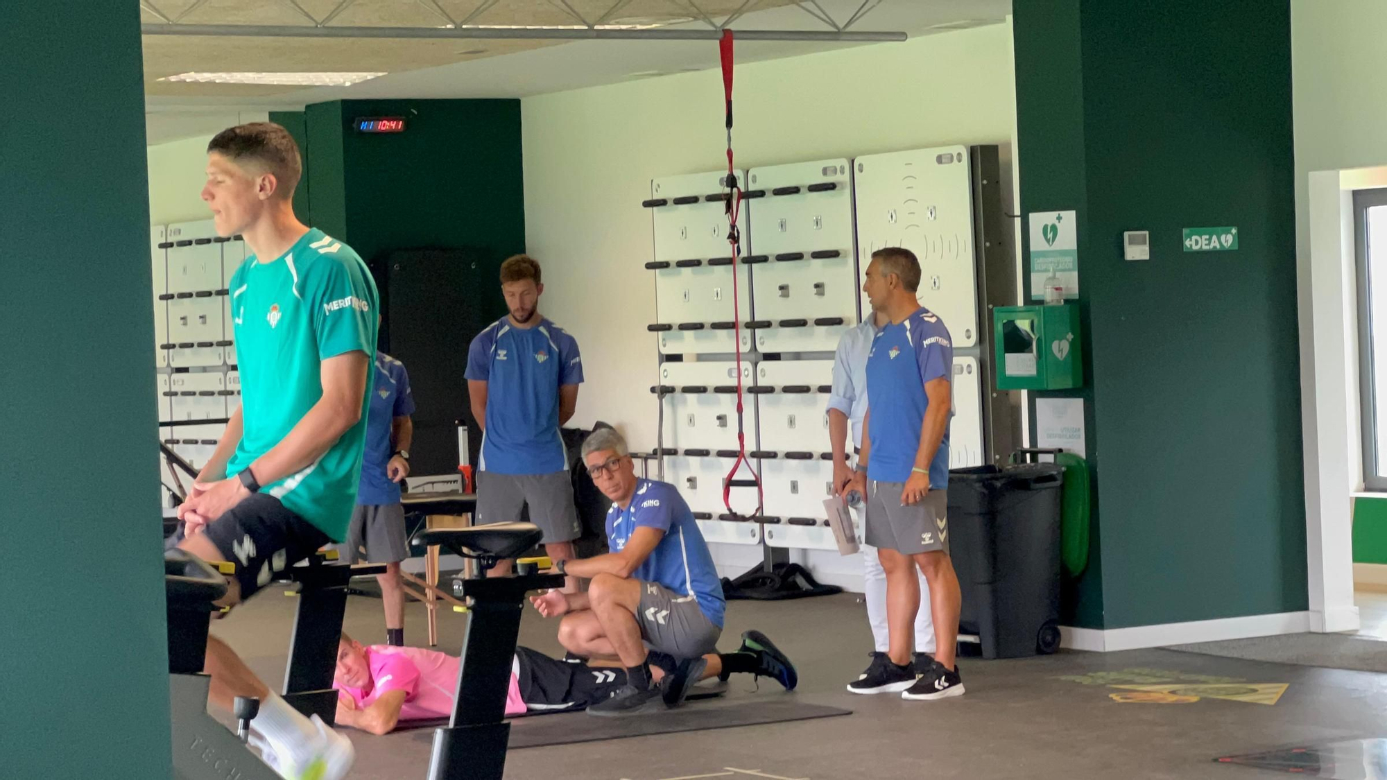 Primer día de reconocimientos médicos en el Betis antes de iniciar la pretemporada en Portugal