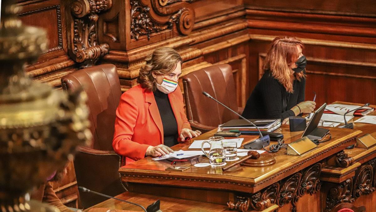 Ada Colau, durante un pleno del Ayuntamiento de Barcelona