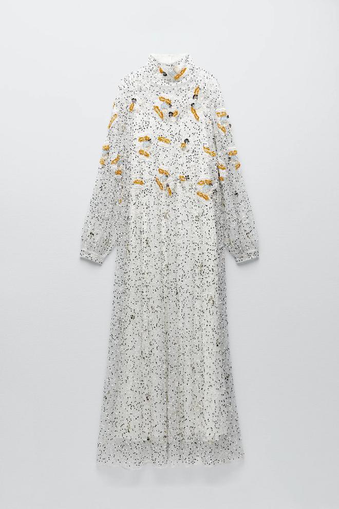 En Zara ya hay más de 50 vestidos blancos para el verano, pero ninguno ha  causado tanto revuelo como este de edición limitada (y con lentejuelas) -  Woman