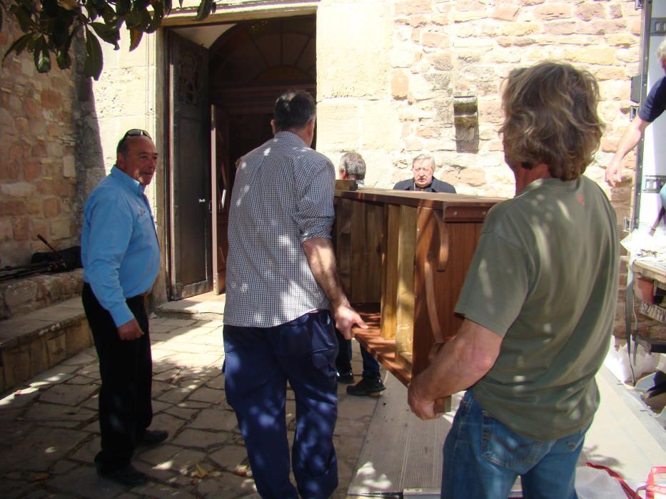 Instal·lació del Retaule del Roser a Salelles