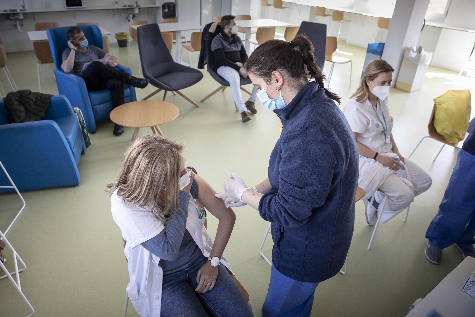 Vacunación contra el coronavirus en Barcelona