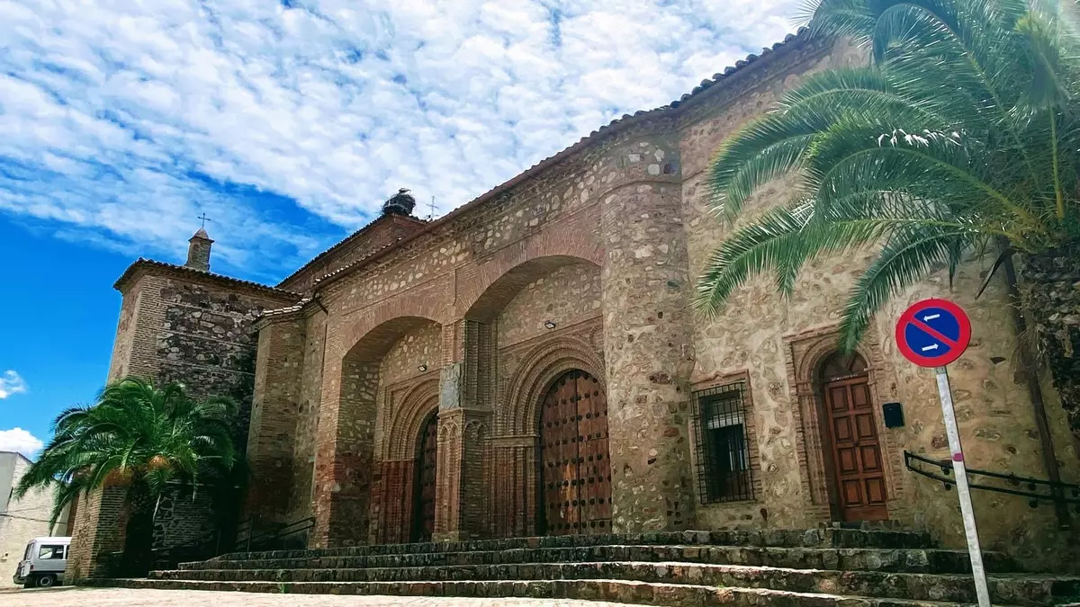 Movilización en Herrera del Duque para detener la expropiación de la casa del cura