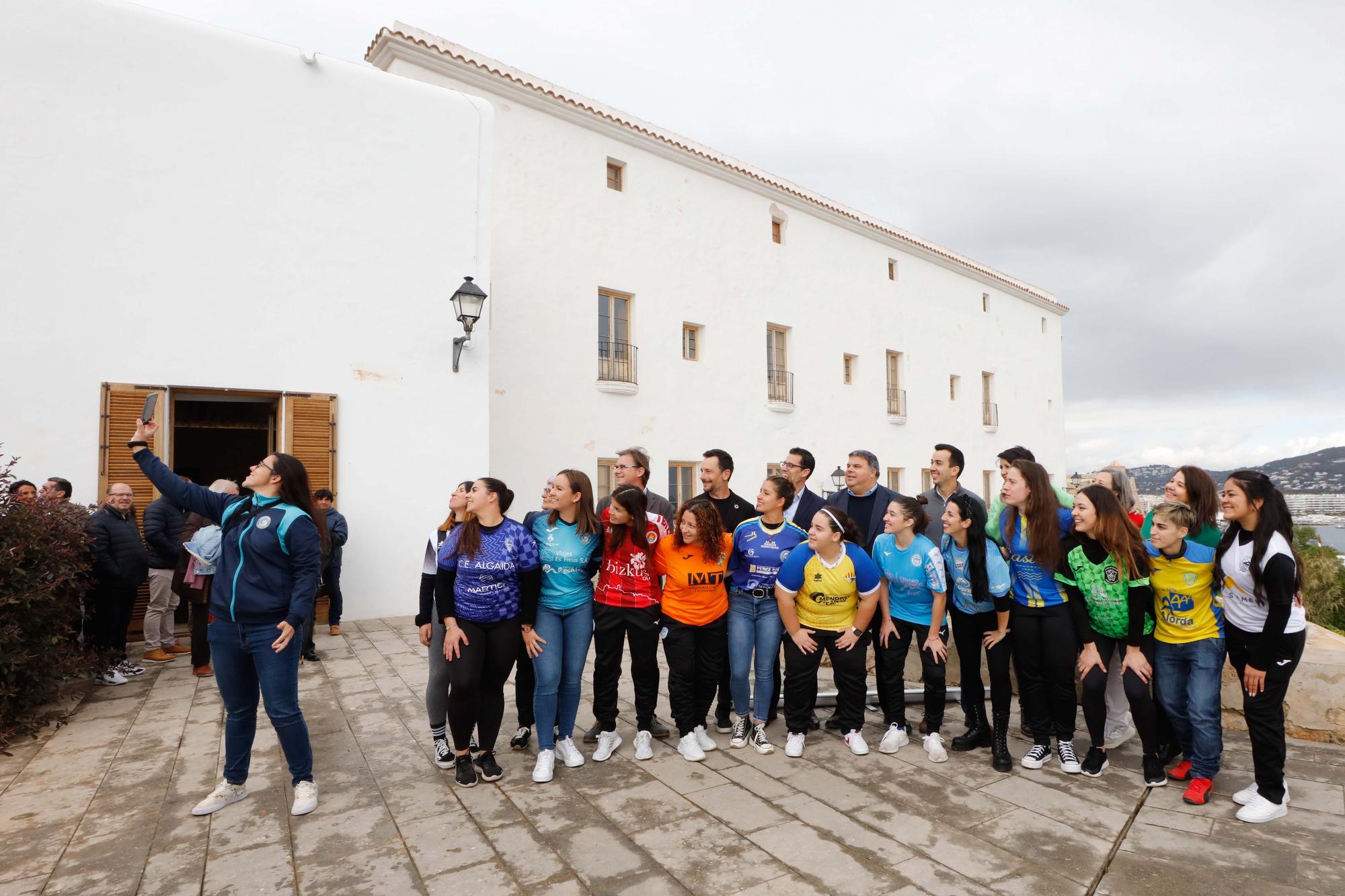 Galería de imágenes de la presentación del nuevo patrocinador de Conecta Balear