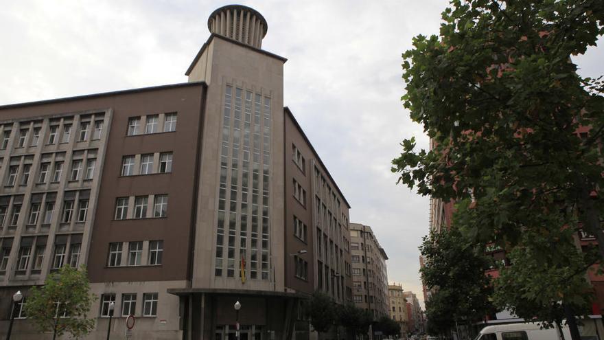 Edificio de los antiguos de Prendes Pando.