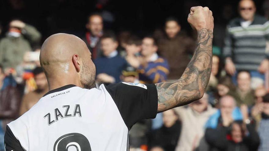 Zaza celebra su gol al Alavés