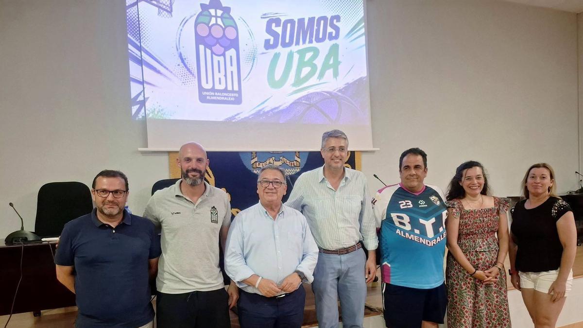 Presentación del proyecto del UBA en el Palacio del Vino y la Aceituna de Almendralejo.