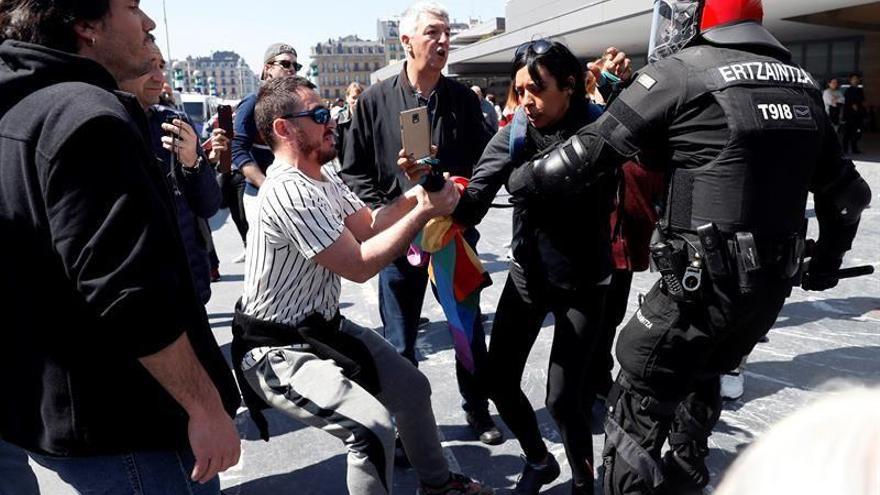 Agreden e insultan a simpatizantes de Vox tras un mitin en San Sebastián