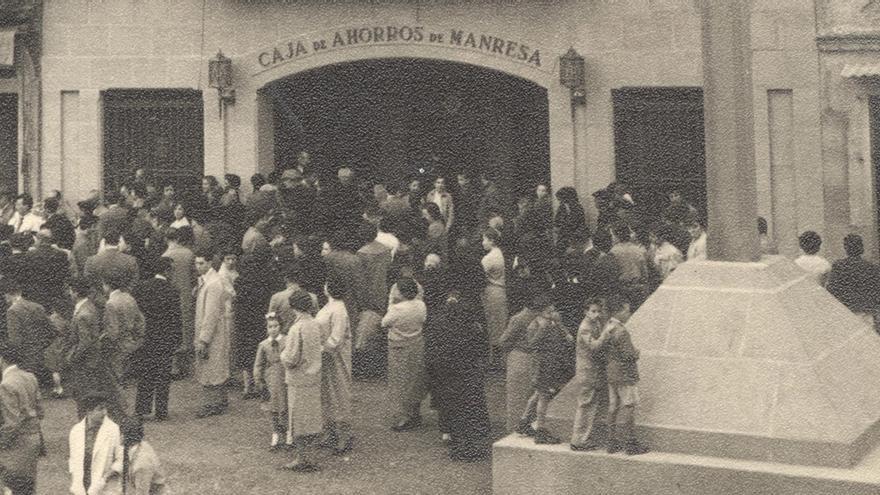 El dia de la inauguració l’any 1955 - Arxiu biblioteca de Puig-reig